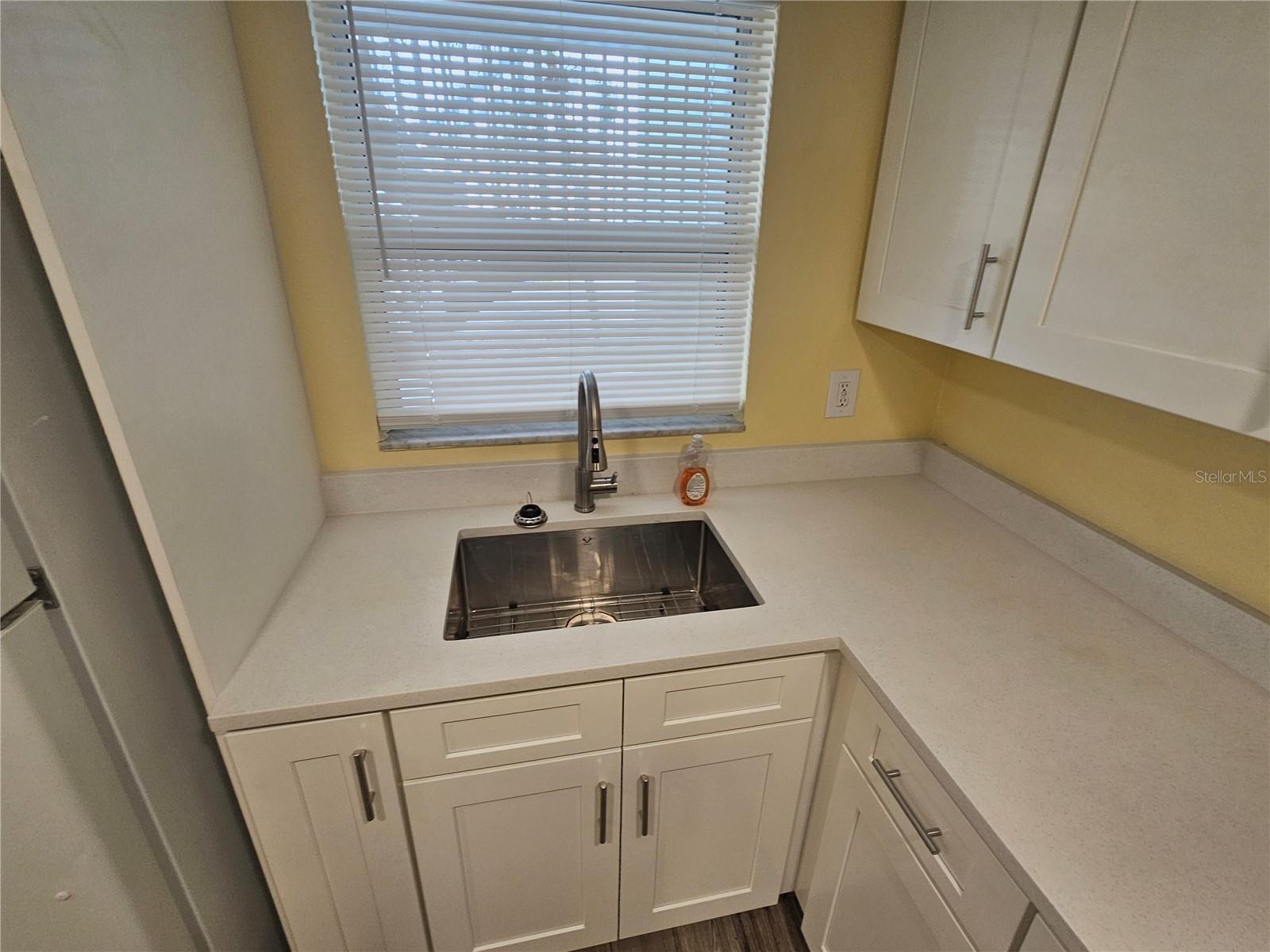 Image 9 of 18 For 2035 Alpine Road 4