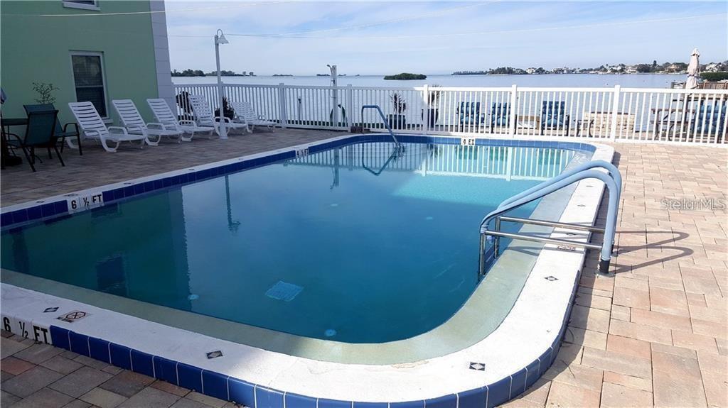 Image 13 of 27 For 464 Paula Drive N 323