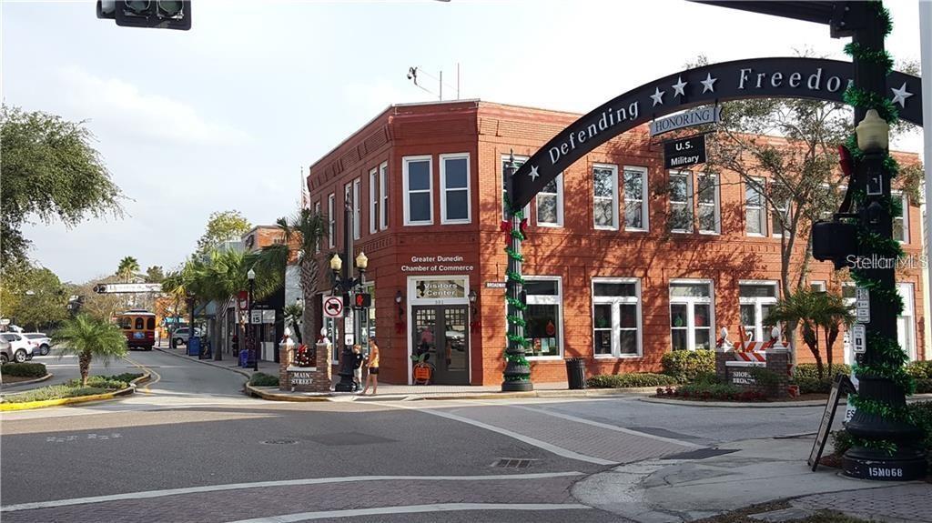 Image 20 of 27 For 464 Paula Drive N 323