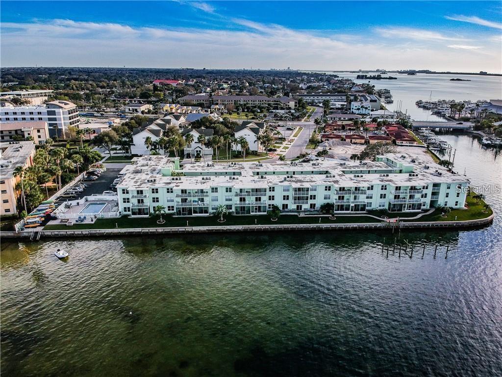 Image 22 of 27 For 464 Paula Drive N 323