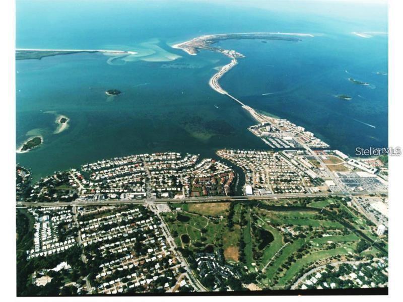 Image 23 of 27 For 464 Paula Drive N 323