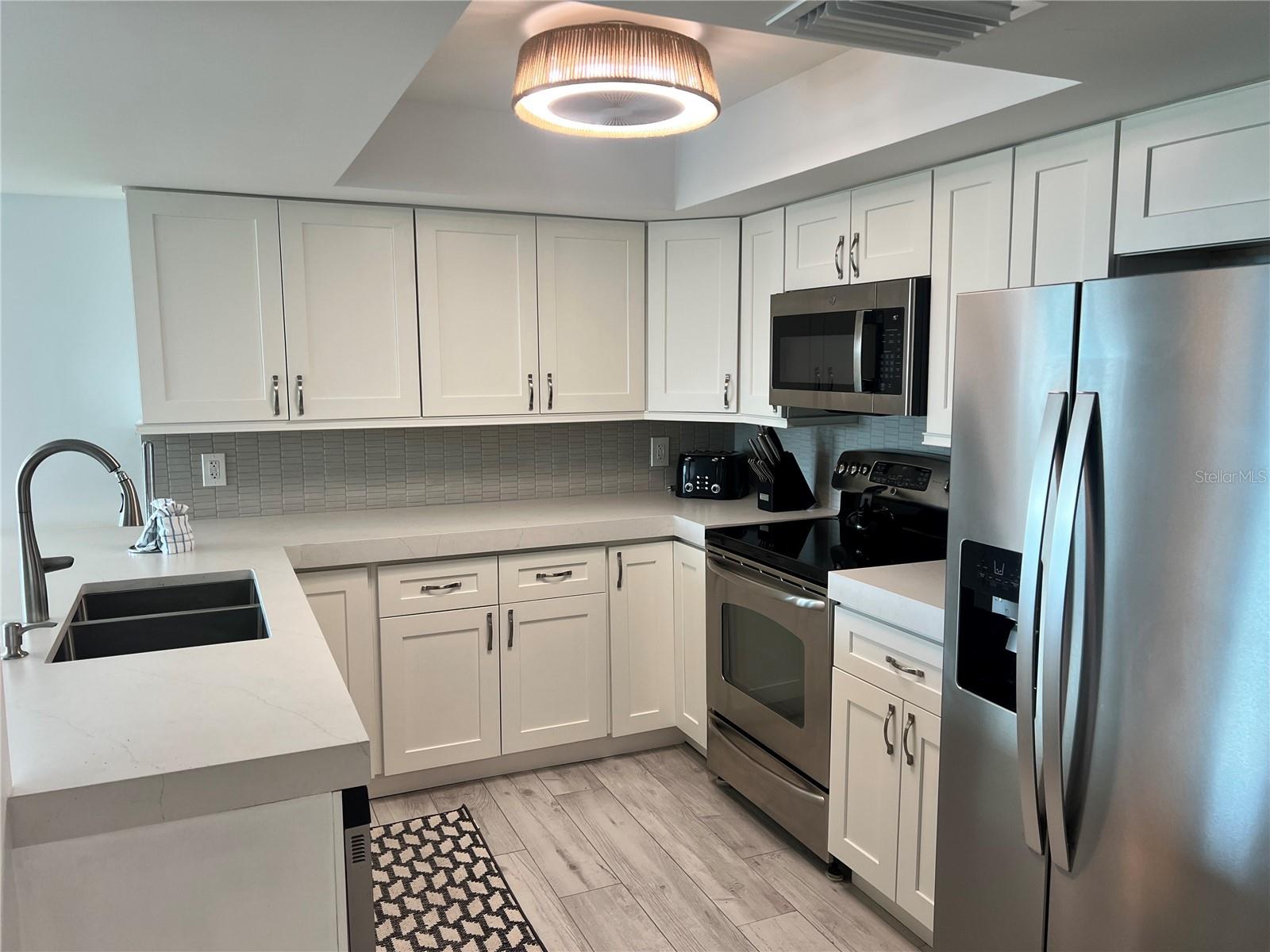 Image 6 of 39 For 1001 Point Of Rocks Road 611