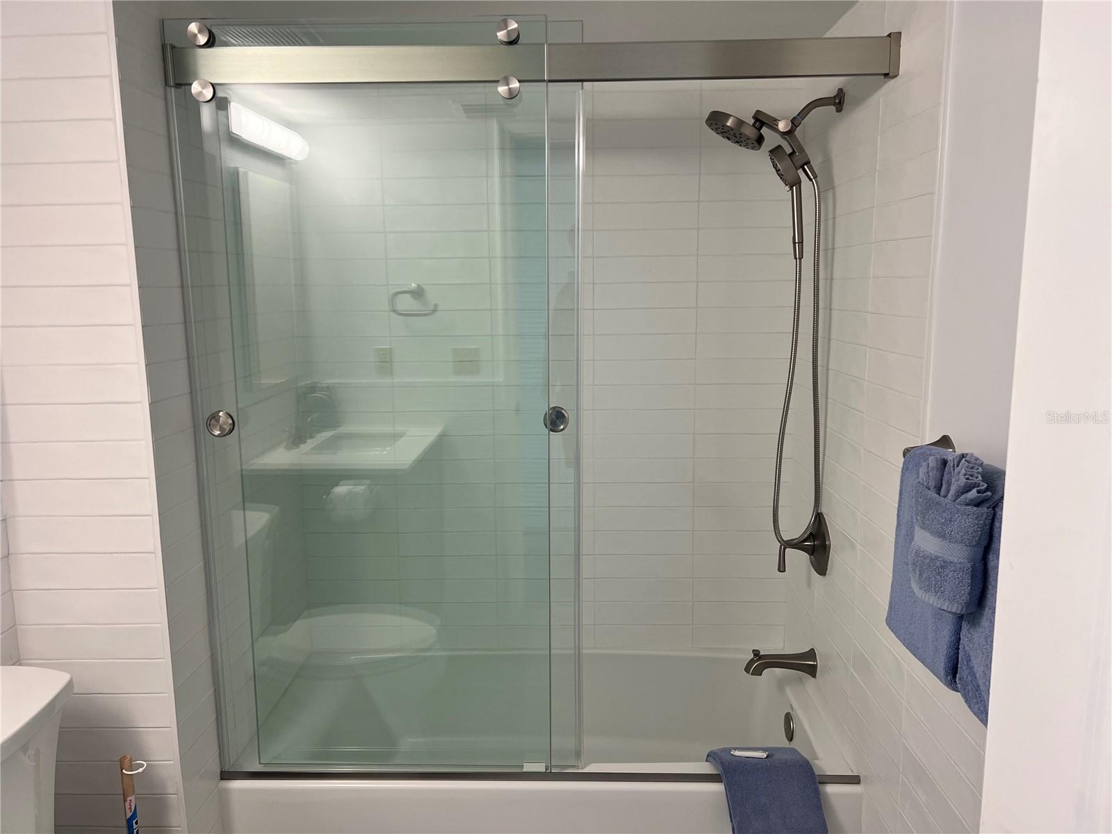 Image 9 of 39 For 1001 Point Of Rocks Road 611