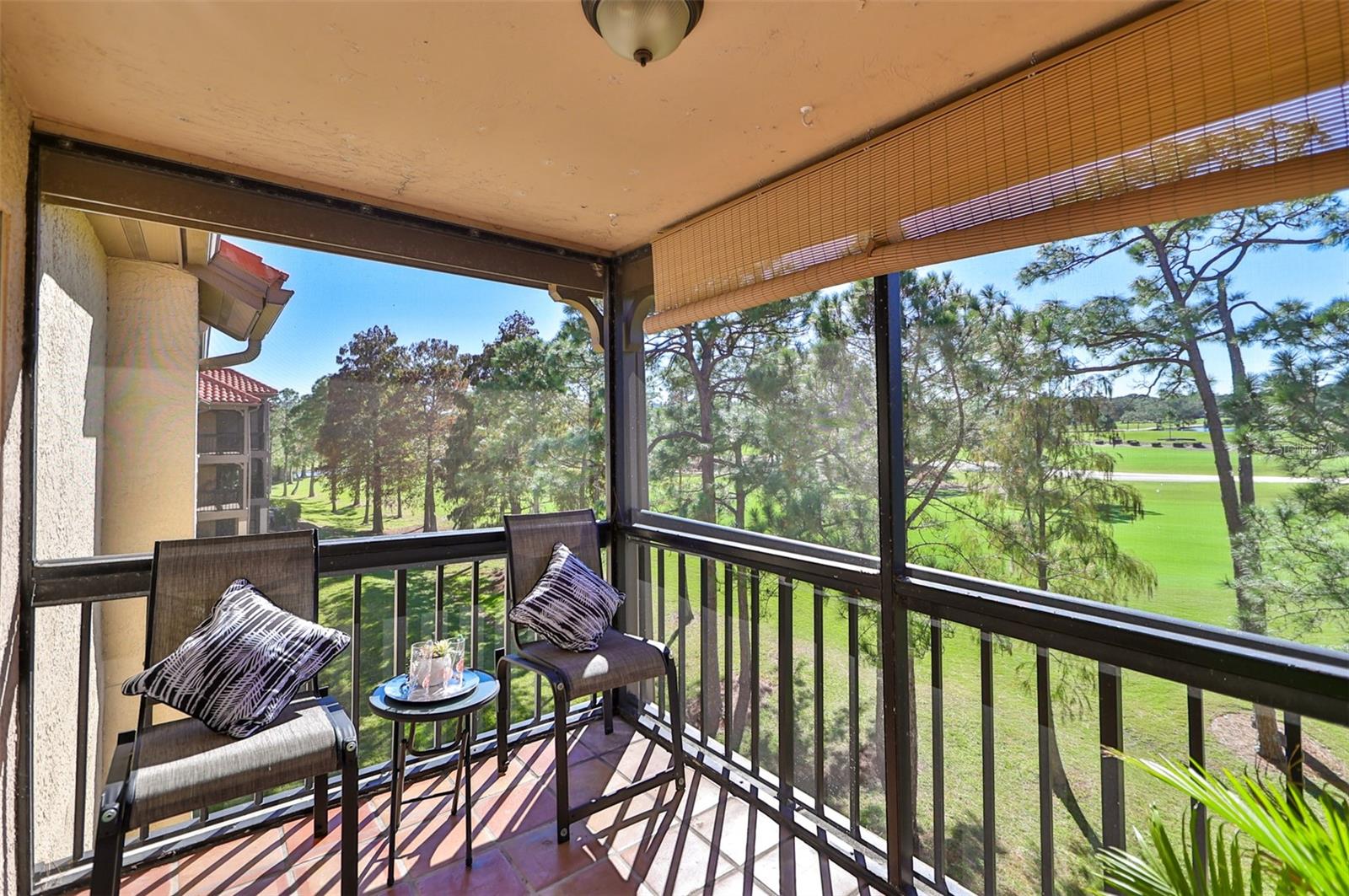 Image 26 of 45 For 2400 Feather Sound Drive 332