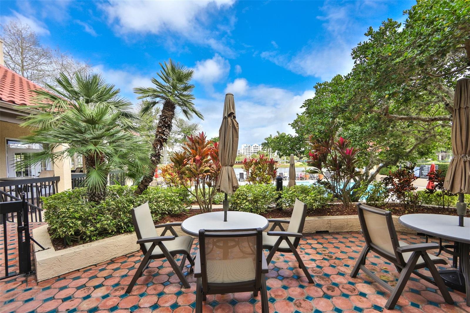 Image 28 of 45 For 2400 Feather Sound Drive 332