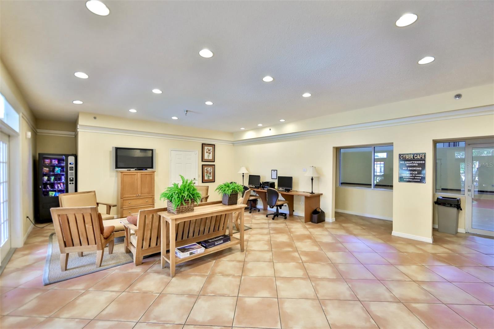 Image 30 of 45 For 2400 Feather Sound Drive 332