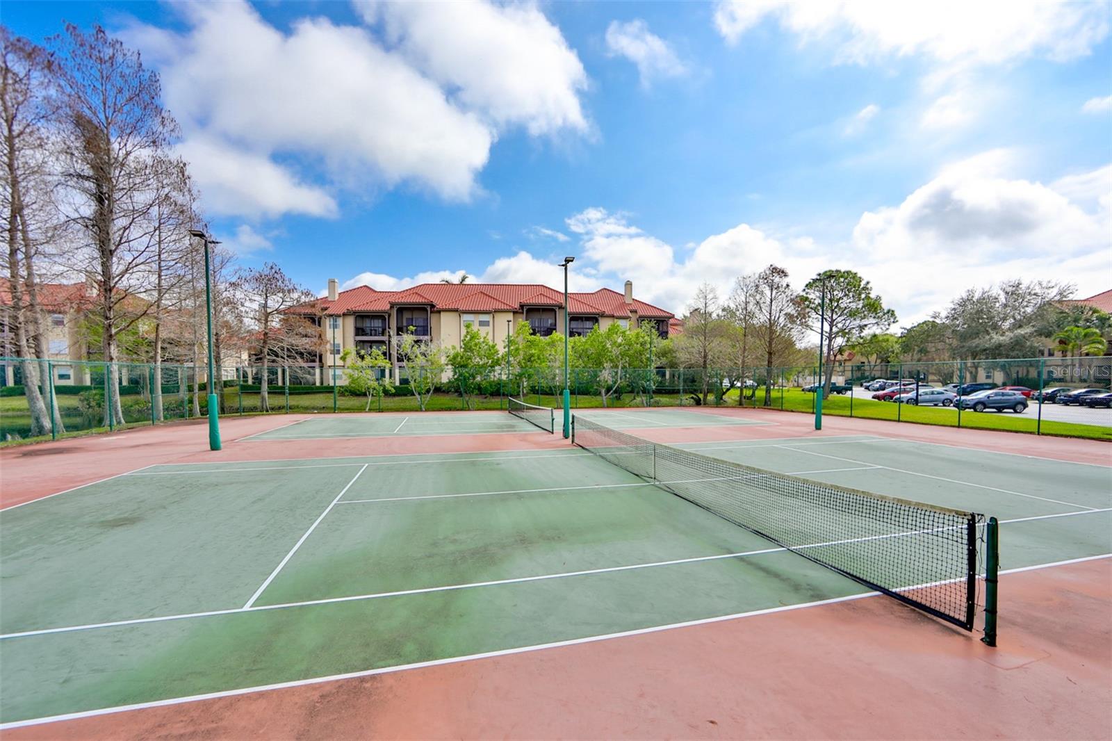 Image 35 of 45 For 2400 Feather Sound Drive 332