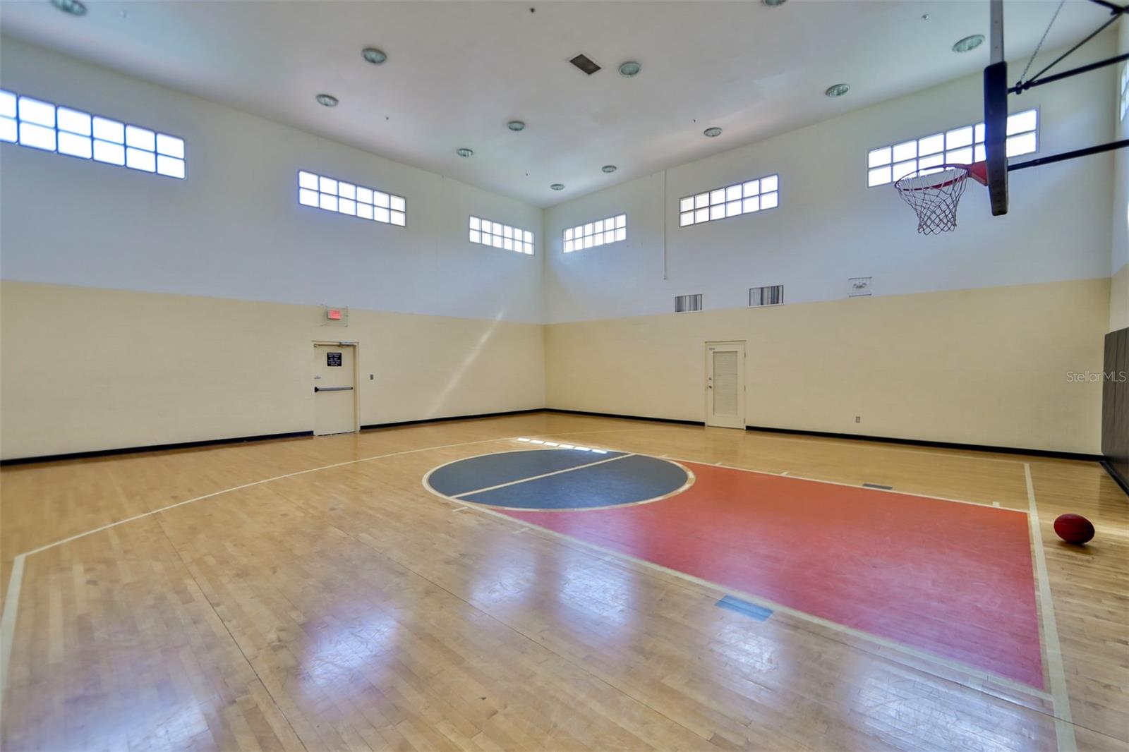 Image 38 of 45 For 2400 Feather Sound Drive 332