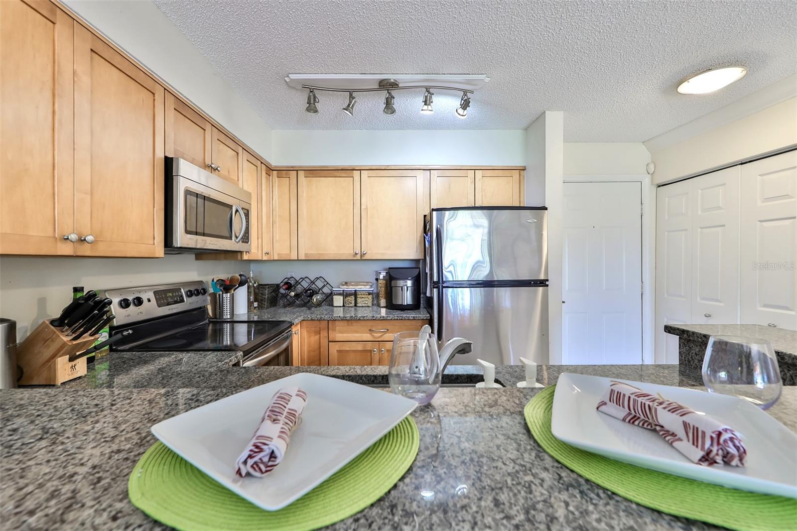 Image 9 of 45 For 2400 Feather Sound Drive 332