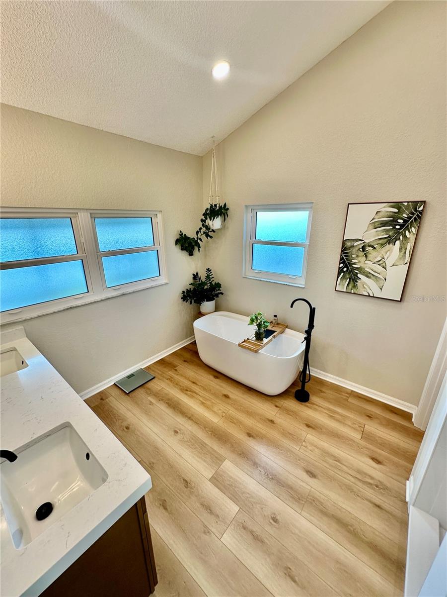 Image 30 of 59 For 487 Pinellas Bayway S 107