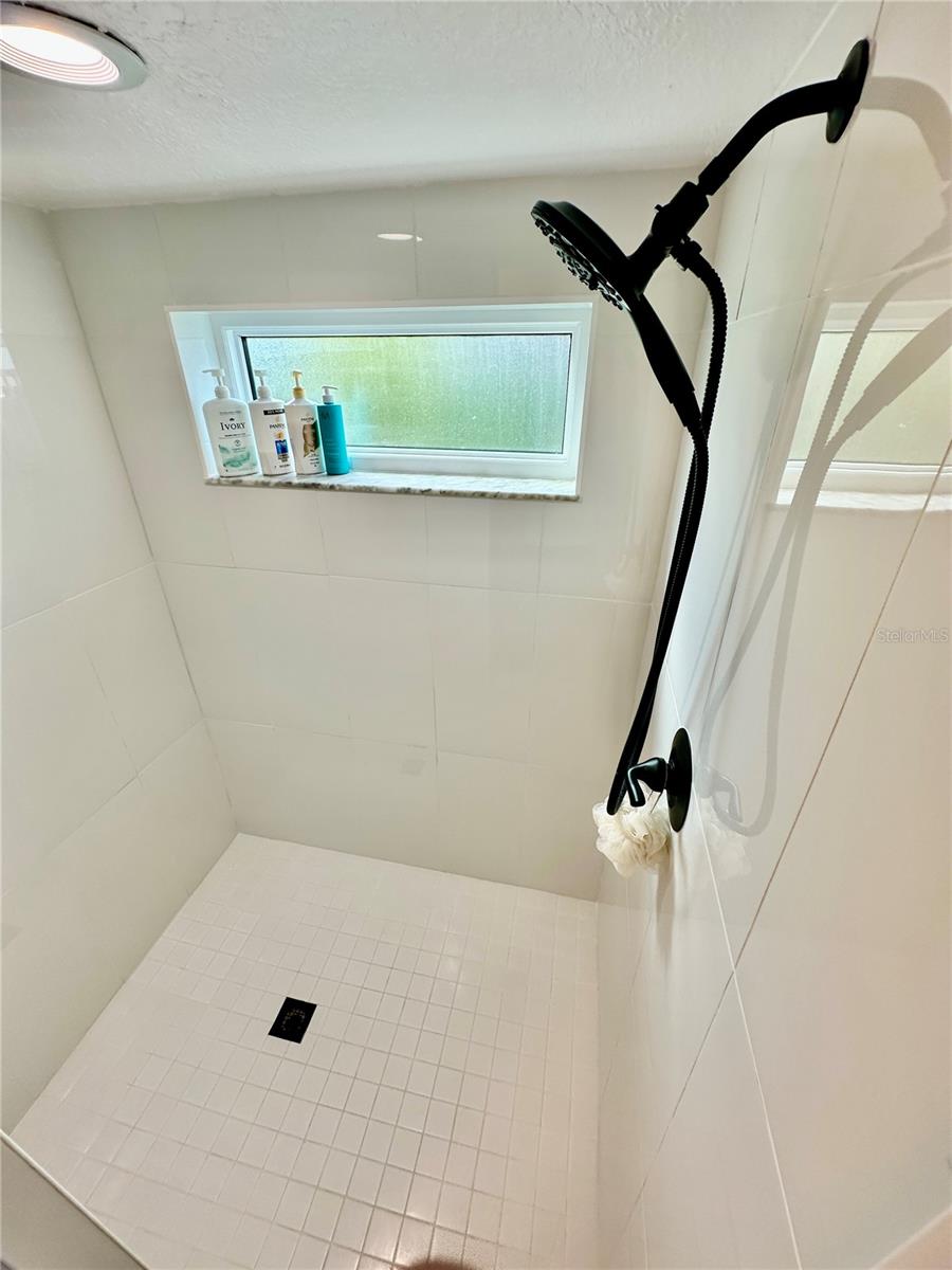 Image 38 of 59 For 487 Pinellas Bayway S 107