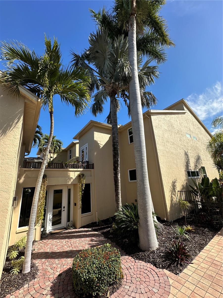 Image 4 of 59 For 487 Pinellas Bayway S 107