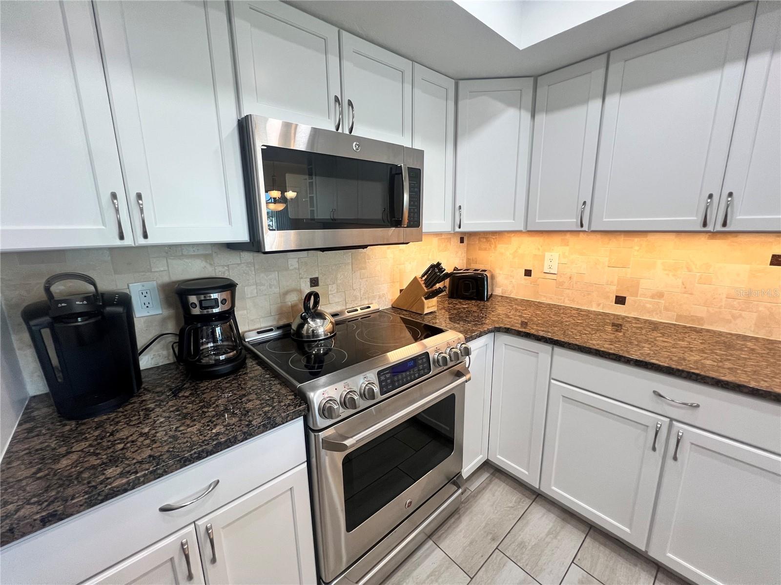 Image 11 of 44 For 1001 Point Of Rocks Road 512