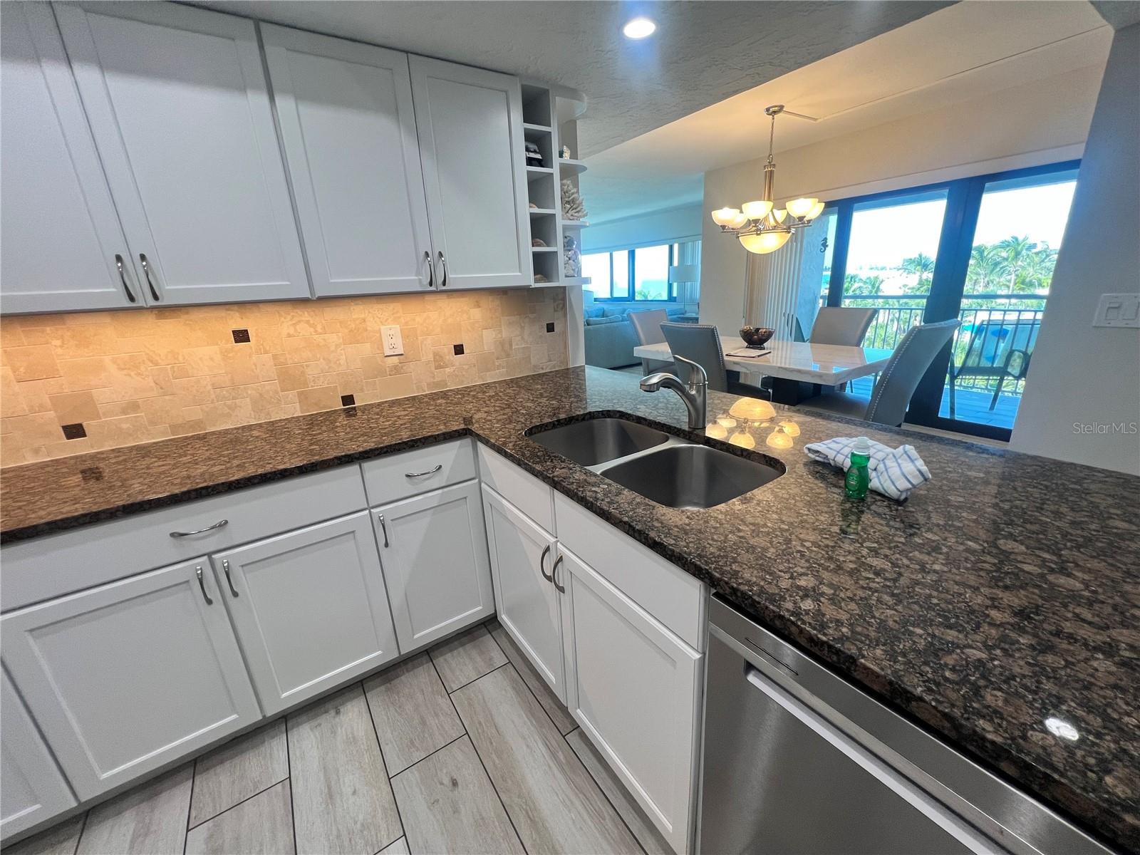 Image 12 of 44 For 1001 Point Of Rocks Road 512