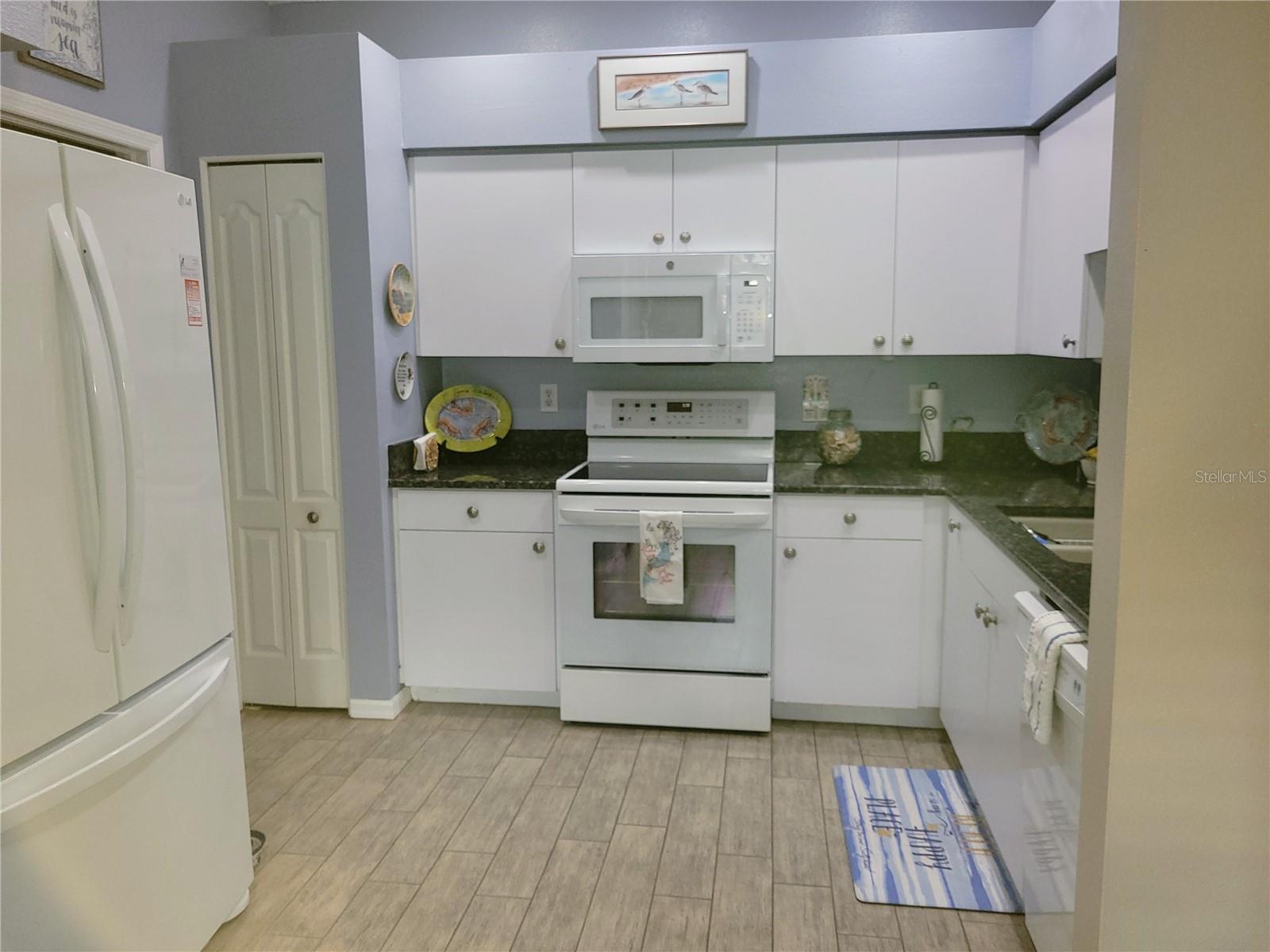 Image 10 of 32 For 834 Tremont Greens Lane 137