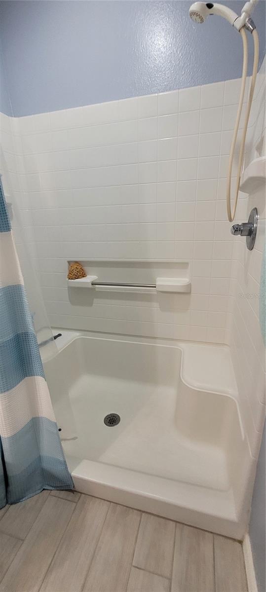 Image 14 of 32 For 834 Tremont Greens Lane 137