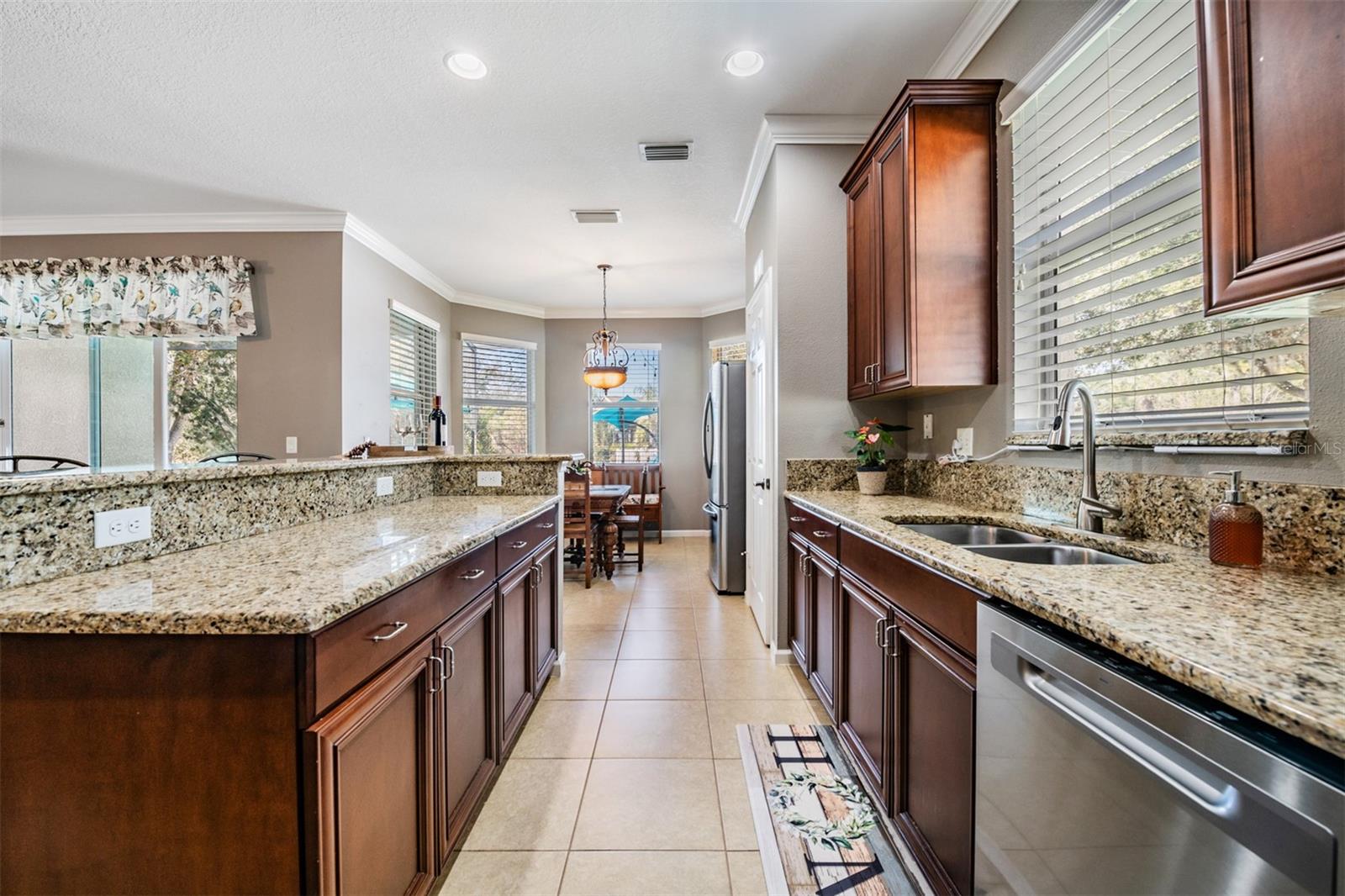 Listing photo id 13 for 19341 Red Sky Court