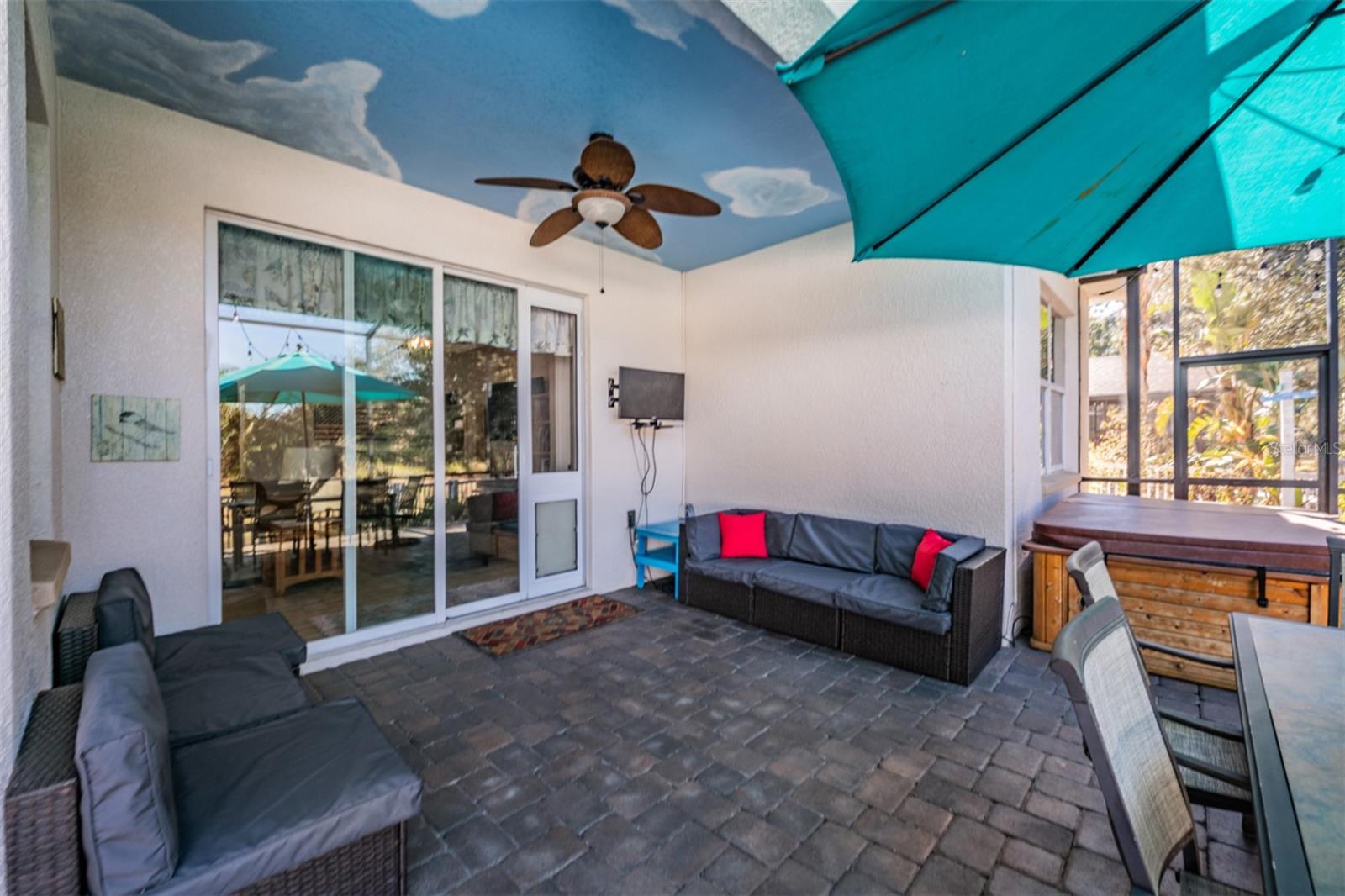 Listing photo id 33 for 19341 Red Sky Court