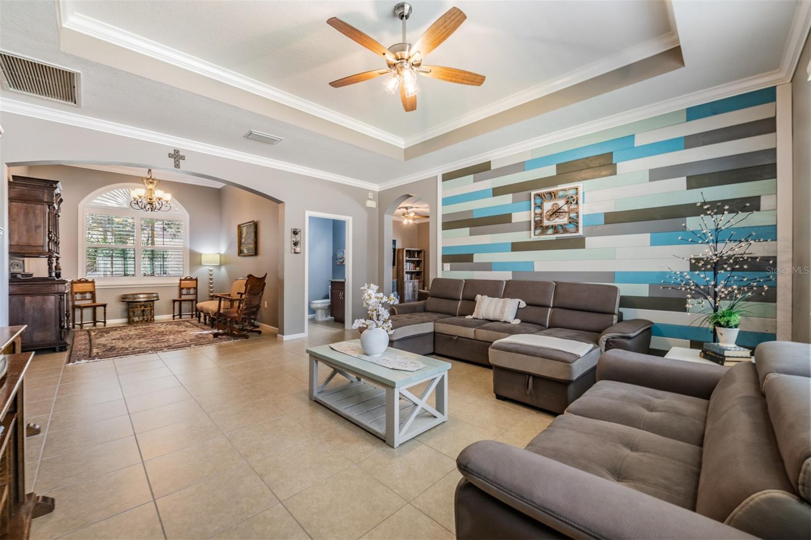 Listing photo id 4 for 19341 Red Sky Court