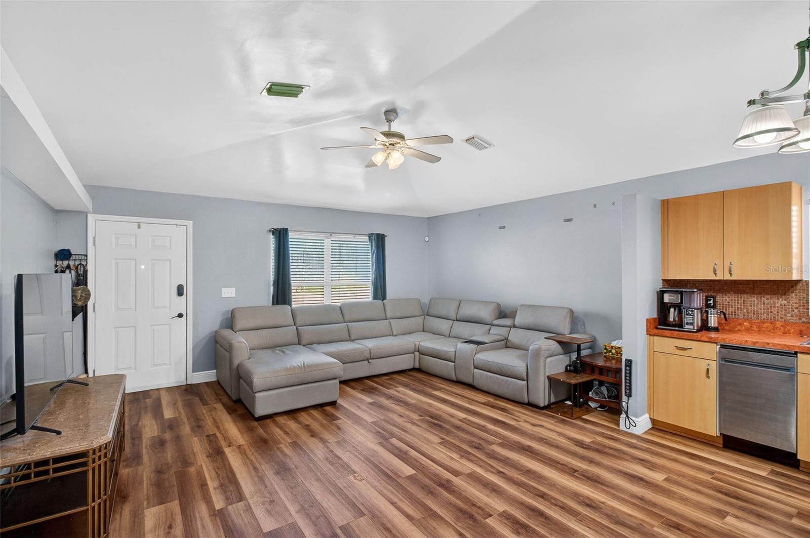 Image 10 of 28 For 2174 19th Avenue Sw