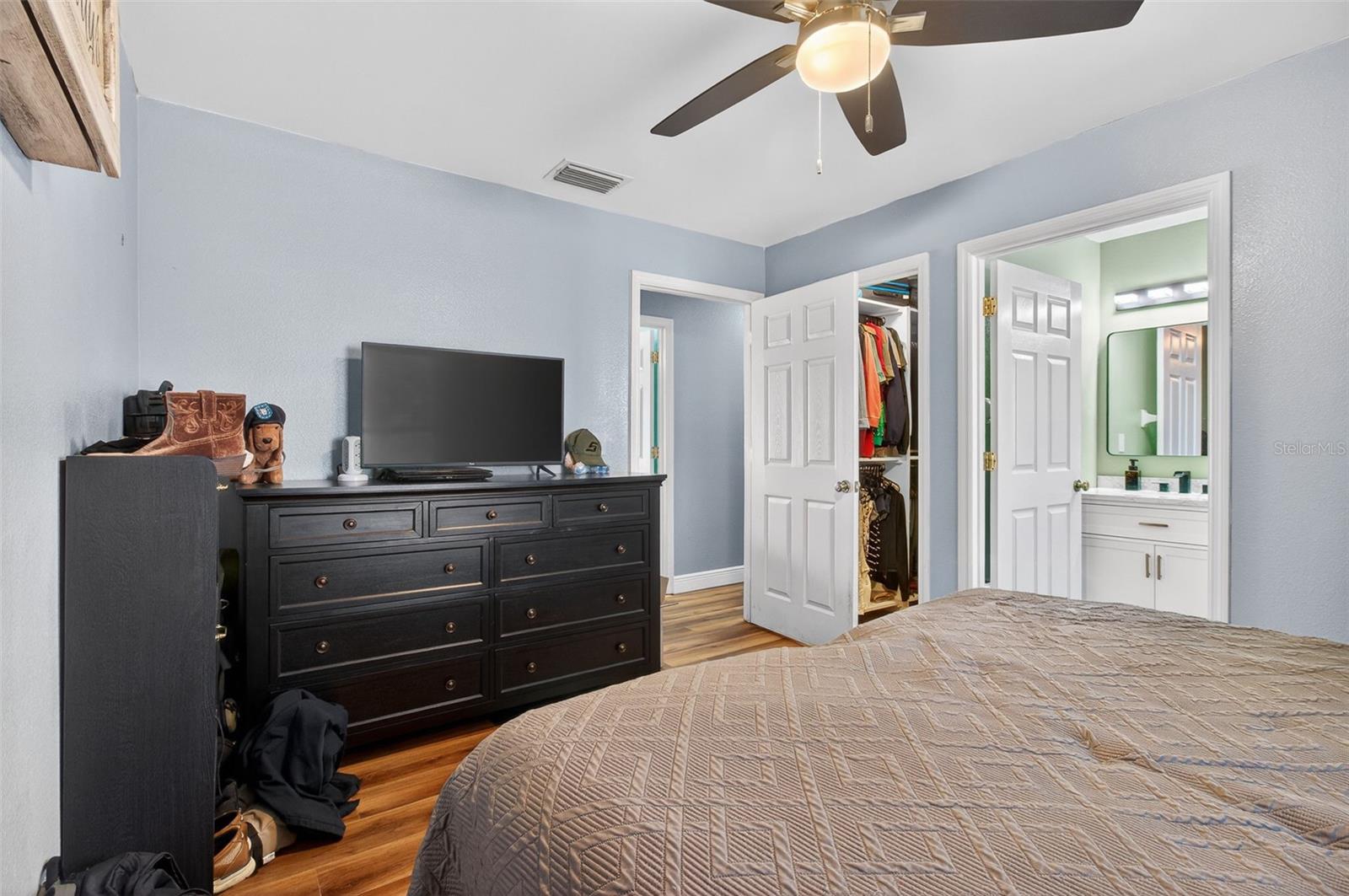 Image 13 of 28 For 2174 19th Avenue Sw