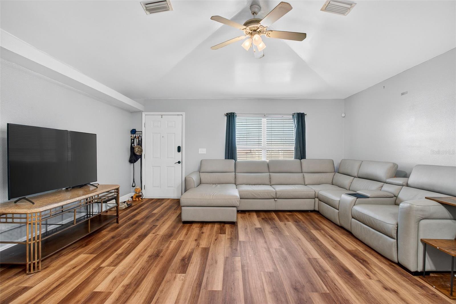 Image 5 of 28 For 2174 19th Avenue Sw