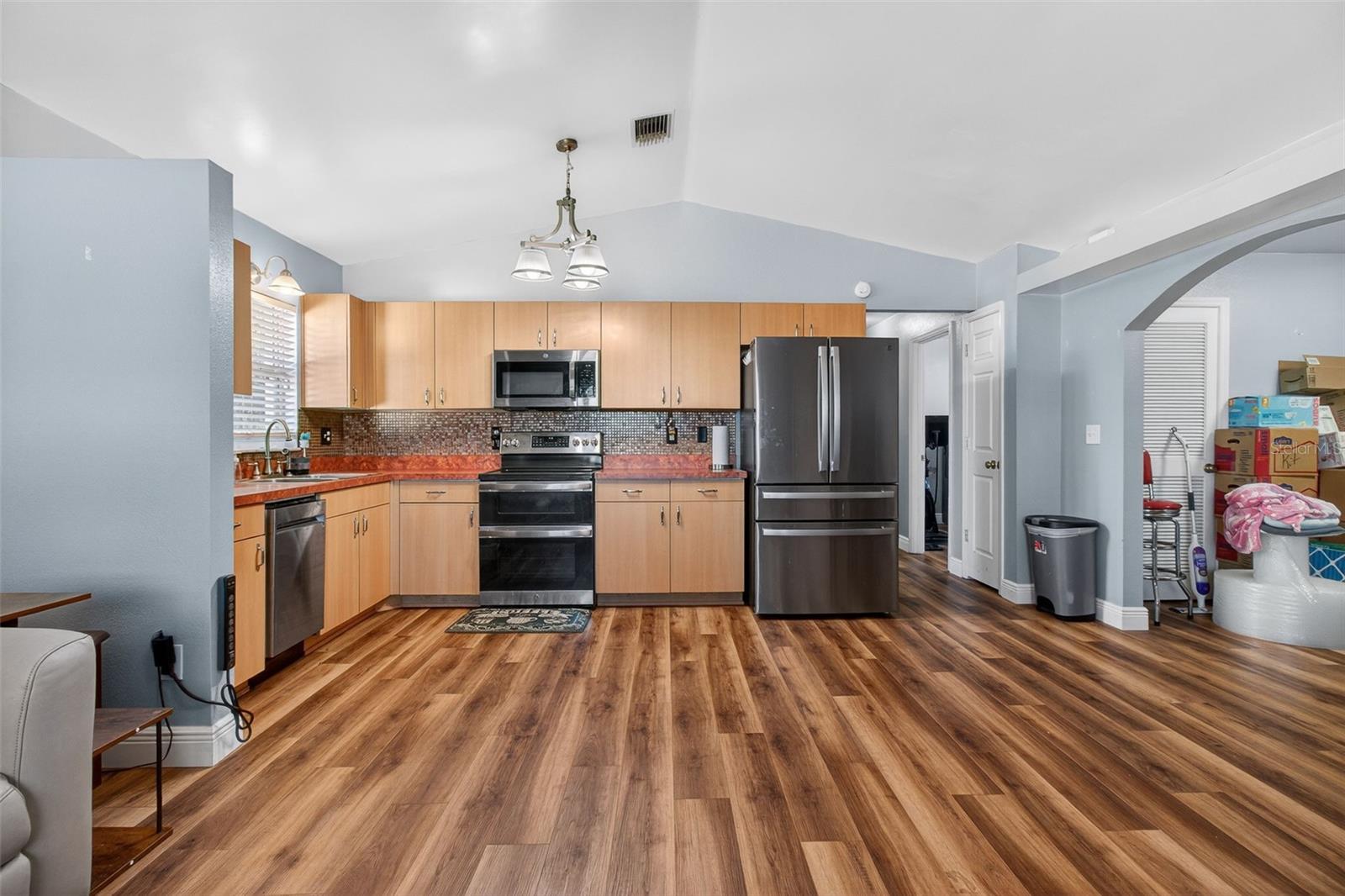 Image 7 of 28 For 2174 19th Avenue Sw