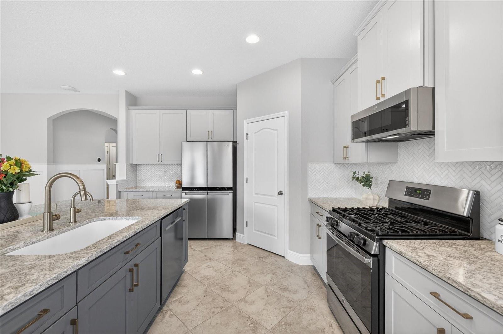 Image 7 of 65 For 11427 Emerald Shore Drive