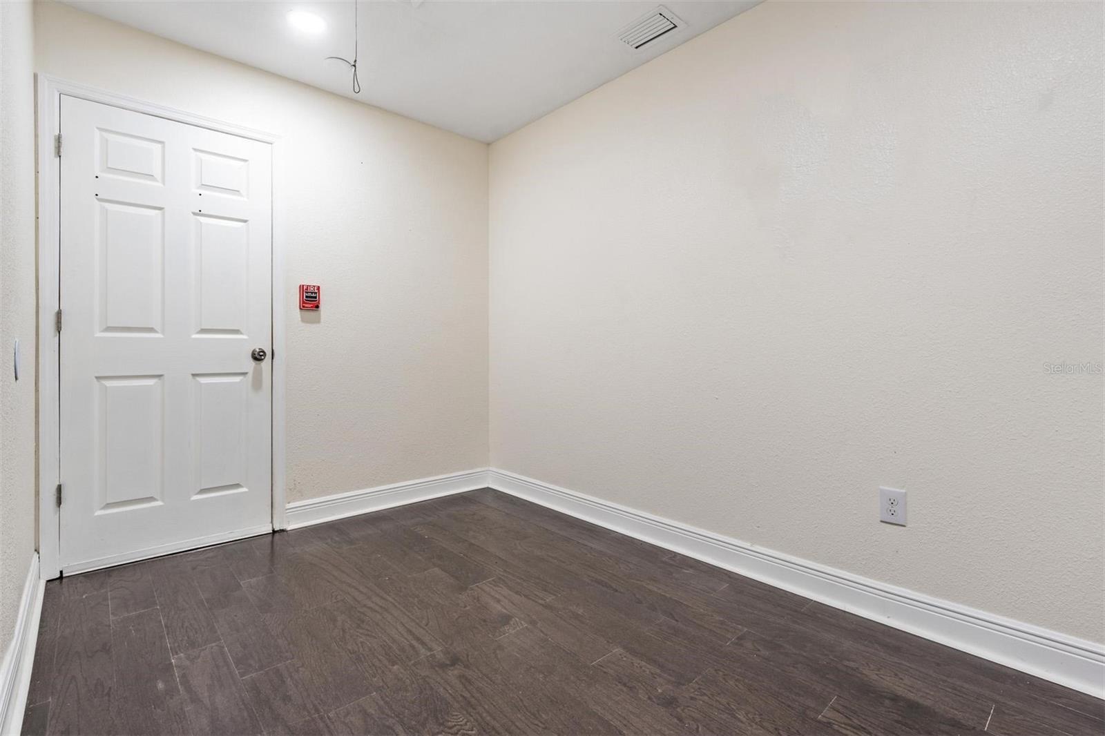 Image 19 of 39 For 4007 Hudson Lane