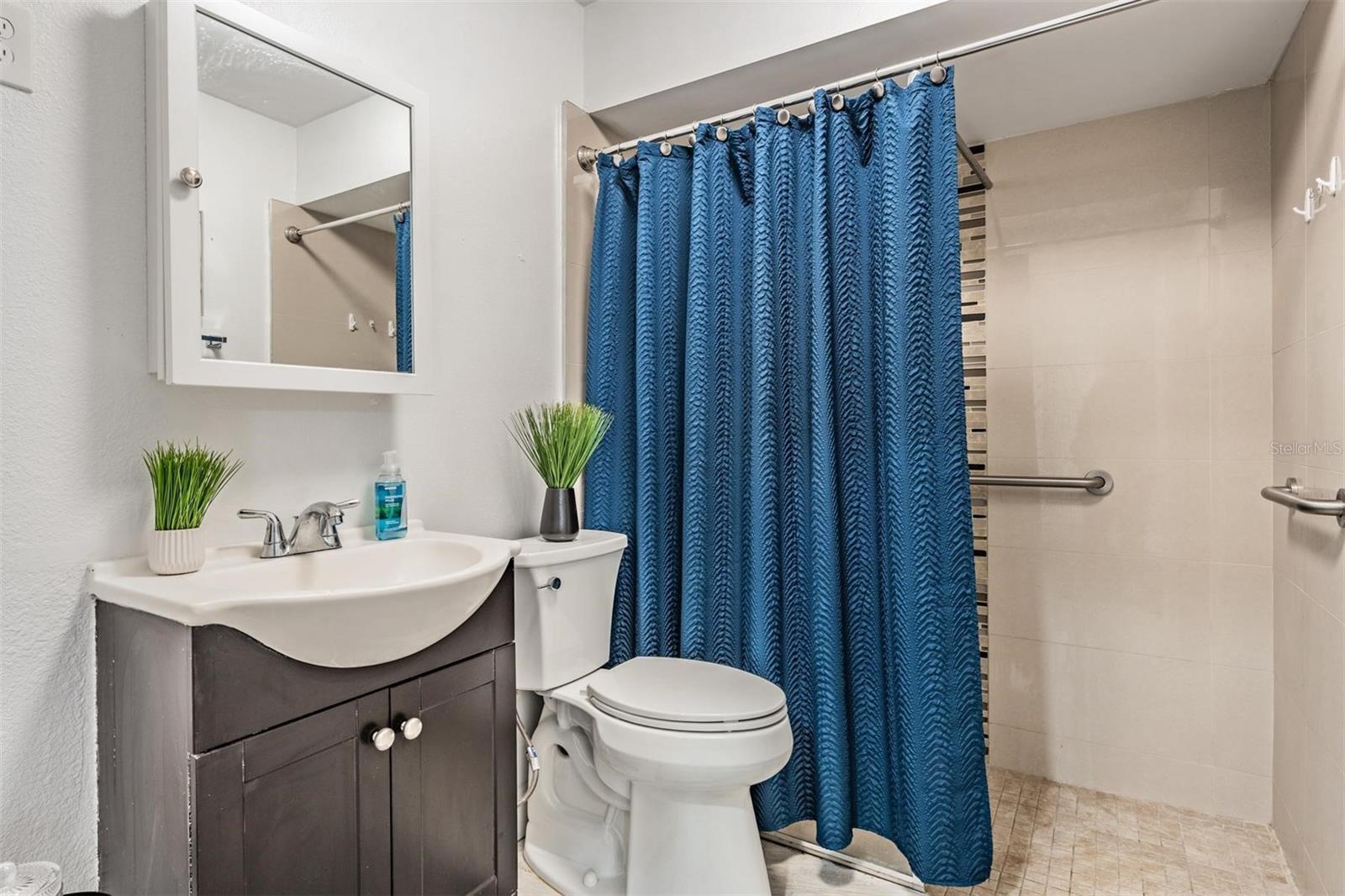 Image 23 of 39 For 4007 Hudson Lane