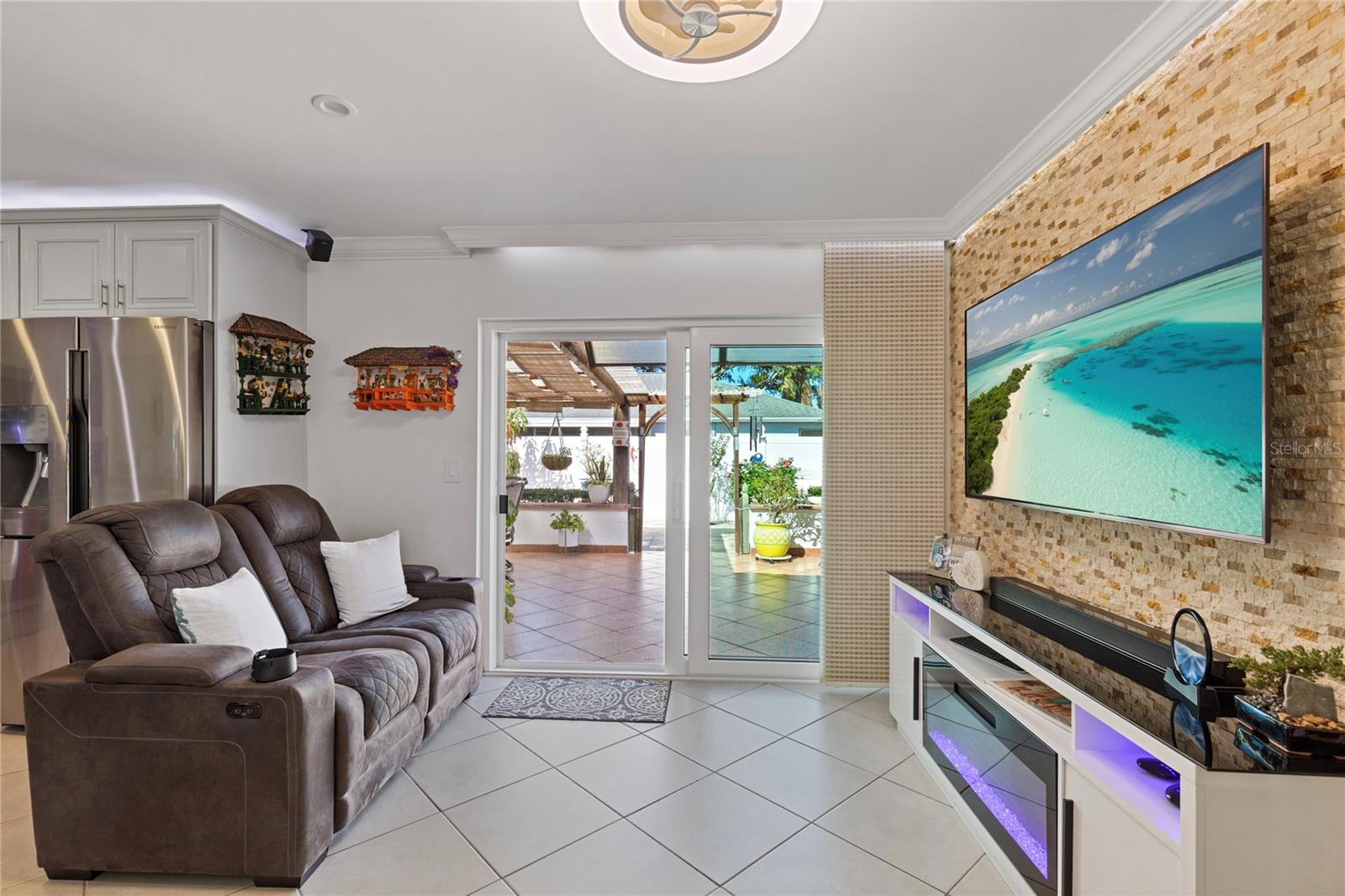 Image 25 of 44 For 5927 Taywood Drive