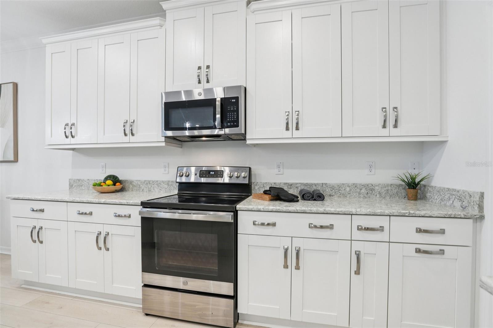 Listing photo id 11 for 31766 Asbury Avenue