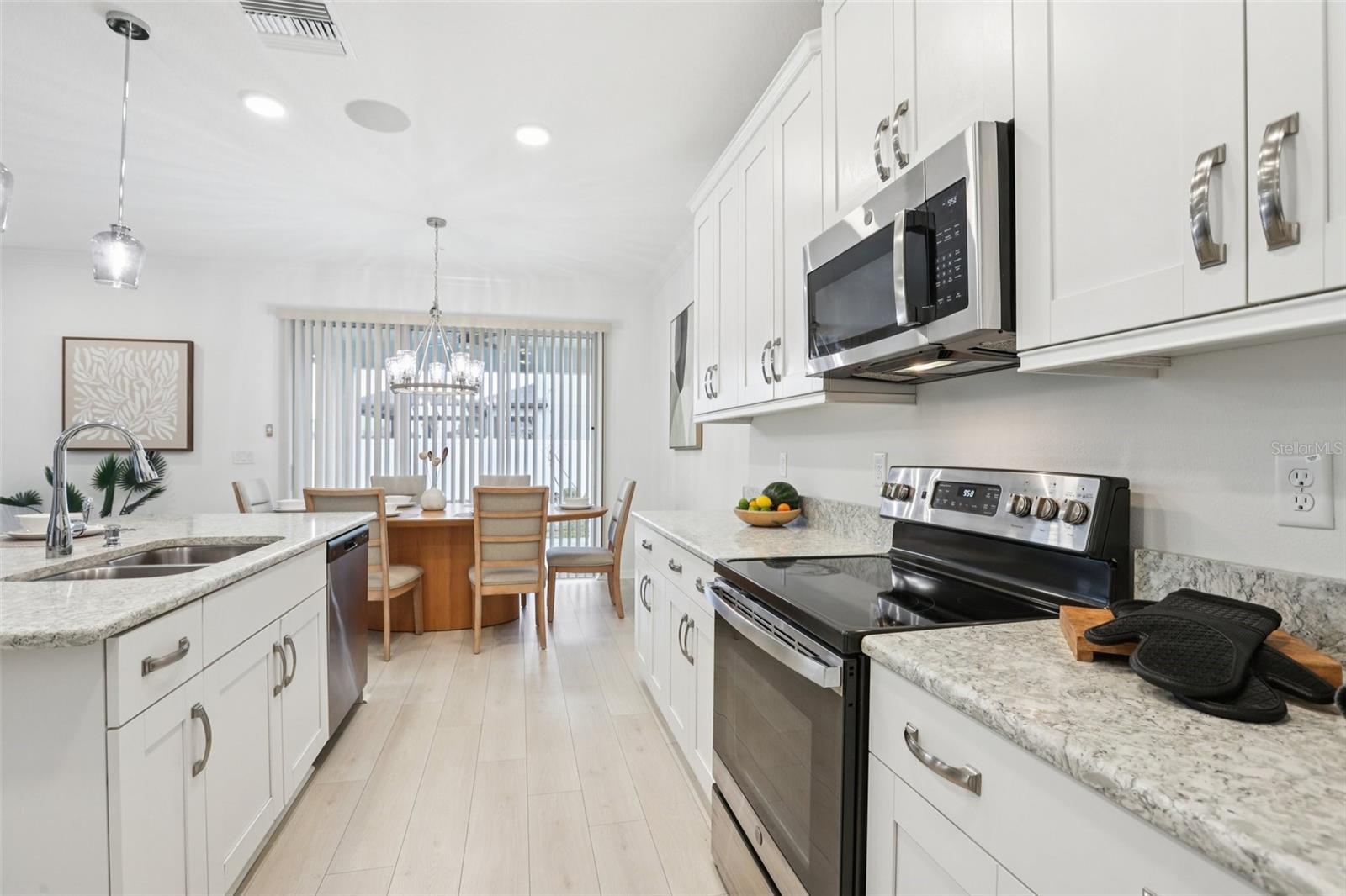 Listing photo id 12 for 31766 Asbury Avenue