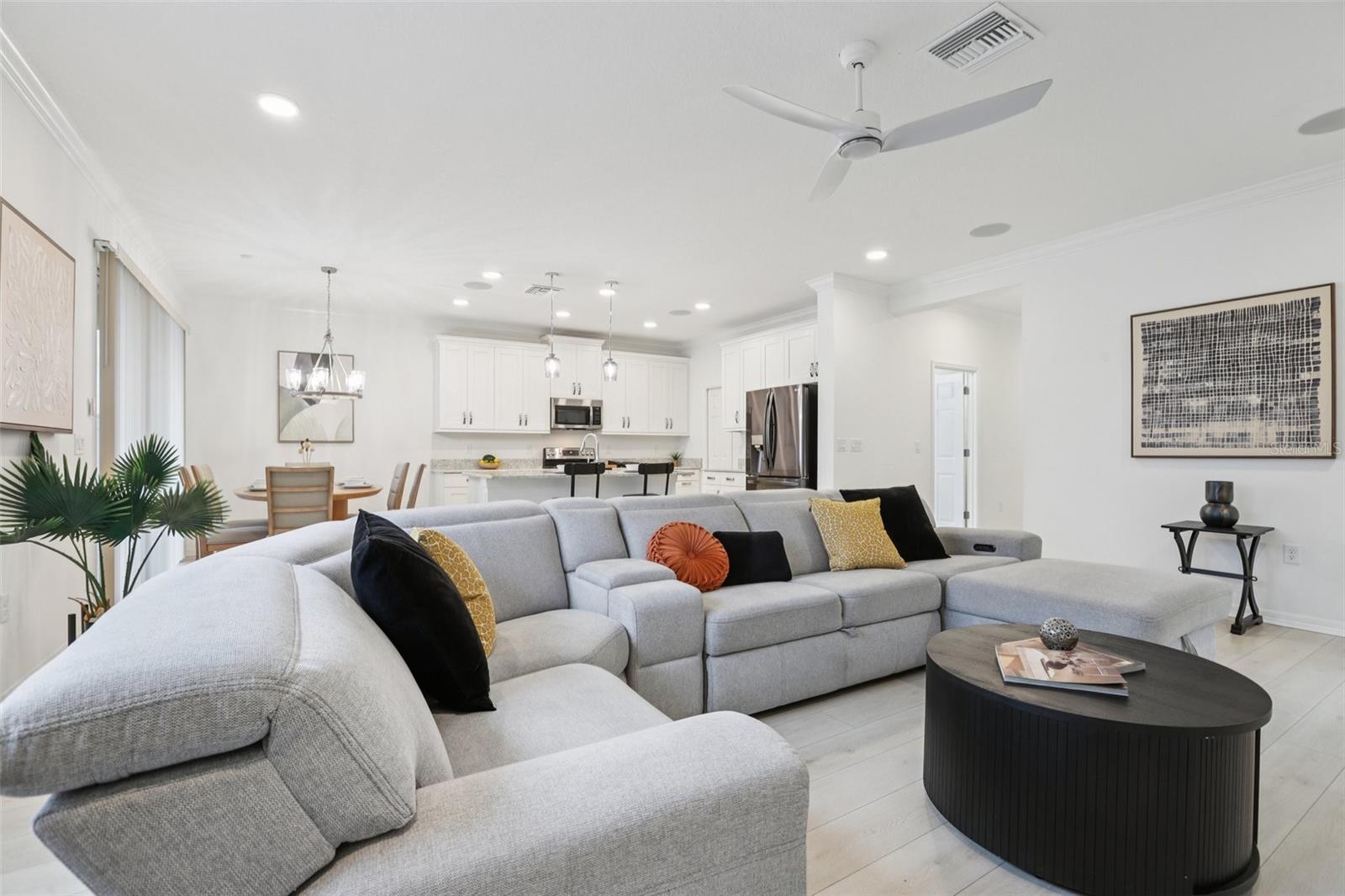 Listing photo id 5 for 31766 Asbury Avenue