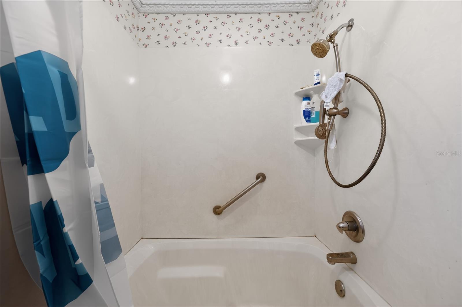 Image 21 of 38 For 153 Golfpoint Drive