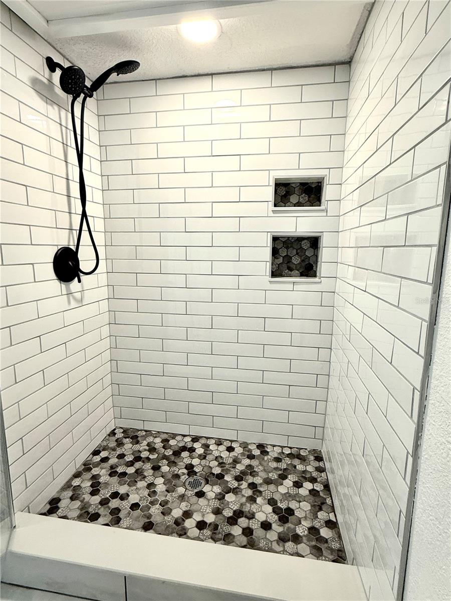 Image 7 of 17 For 8901 Blind Pass Road 128