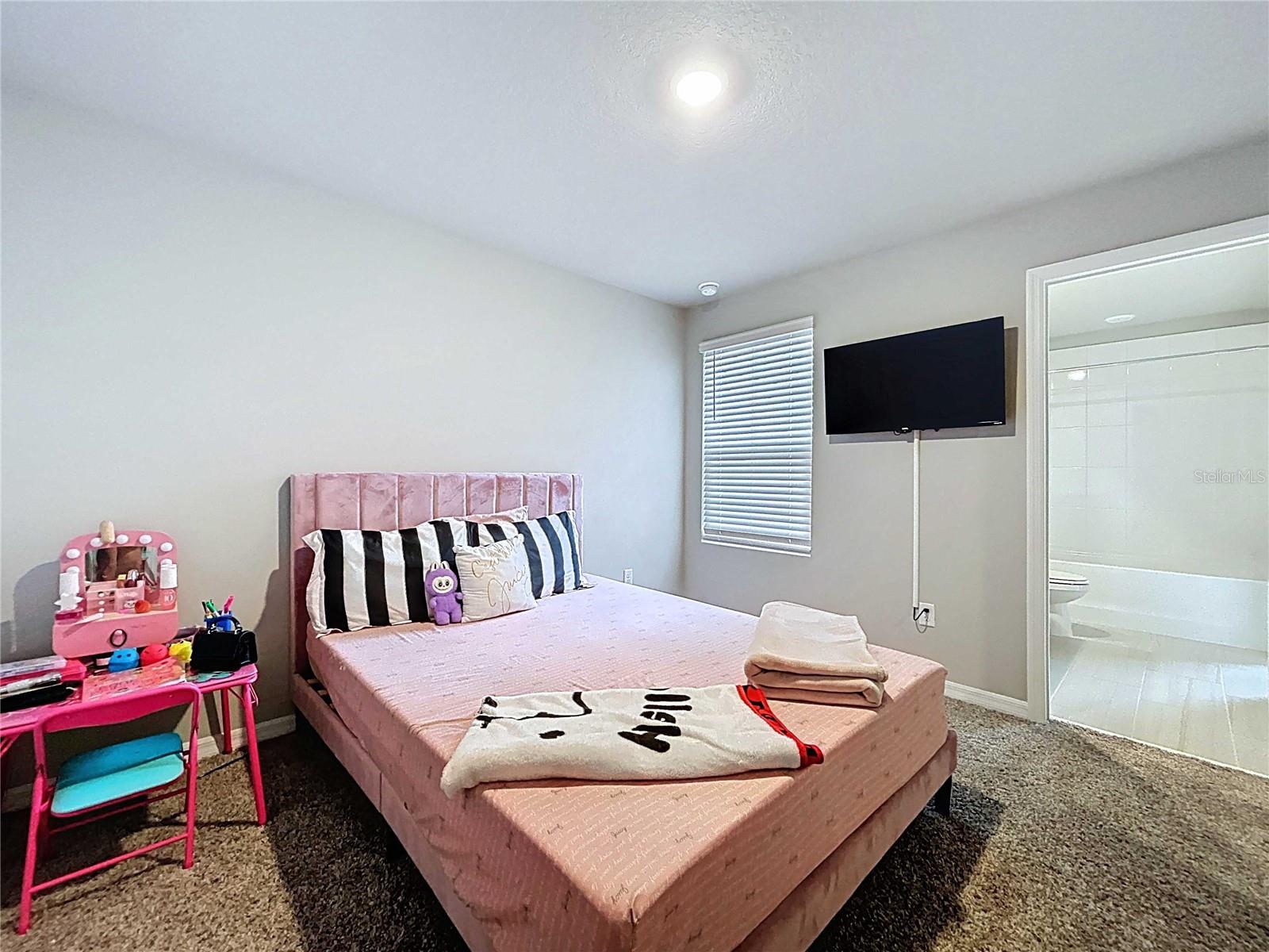 Image 37 of 58 For 32451 Limitless Place