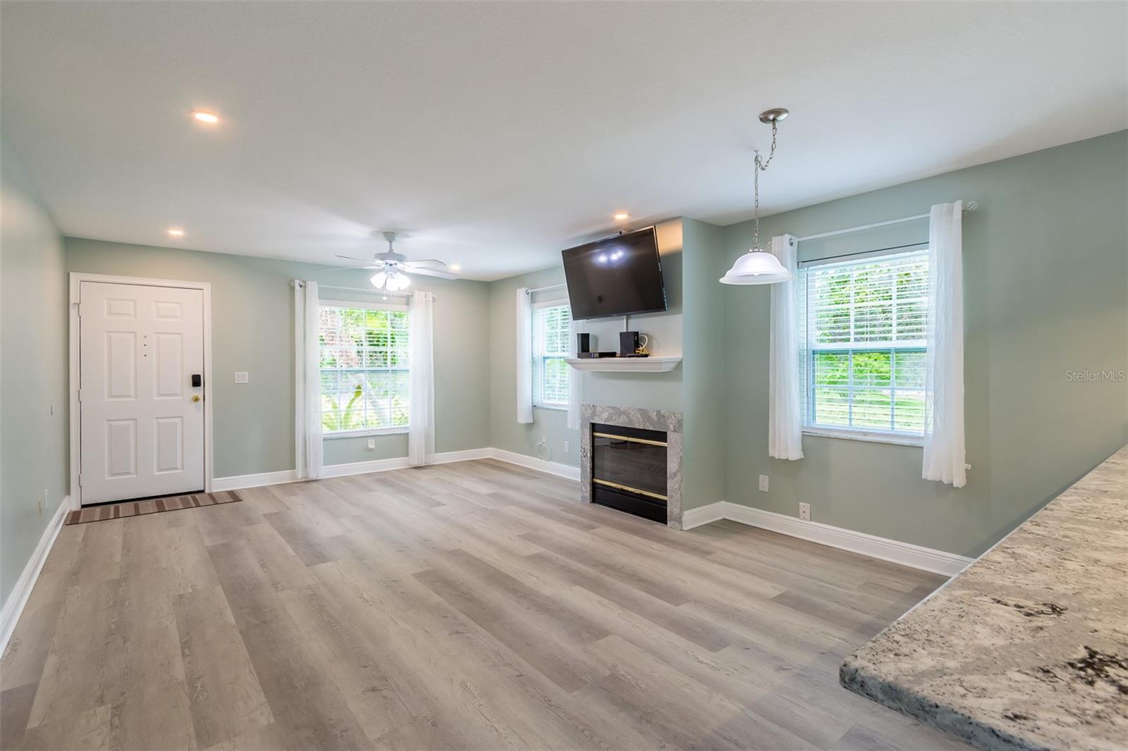 Image 11 of 39 For 355 23rd Avenue Sw