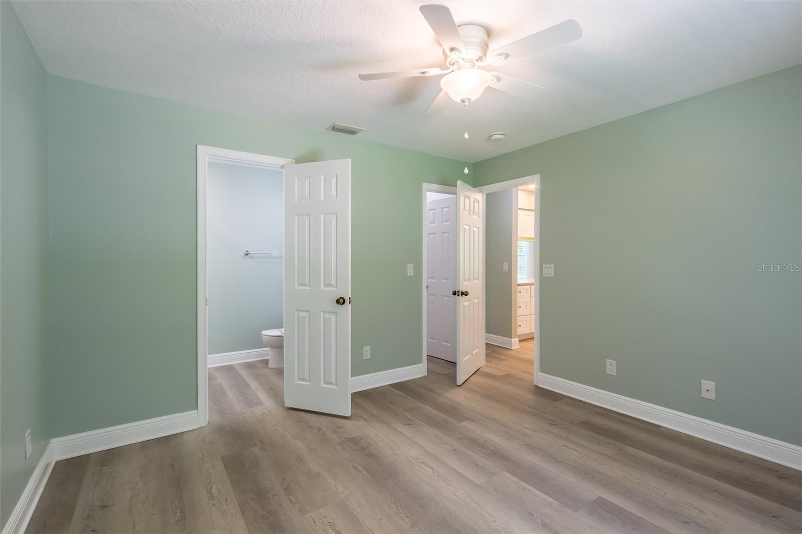 Image 19 of 39 For 355 23rd Avenue Sw