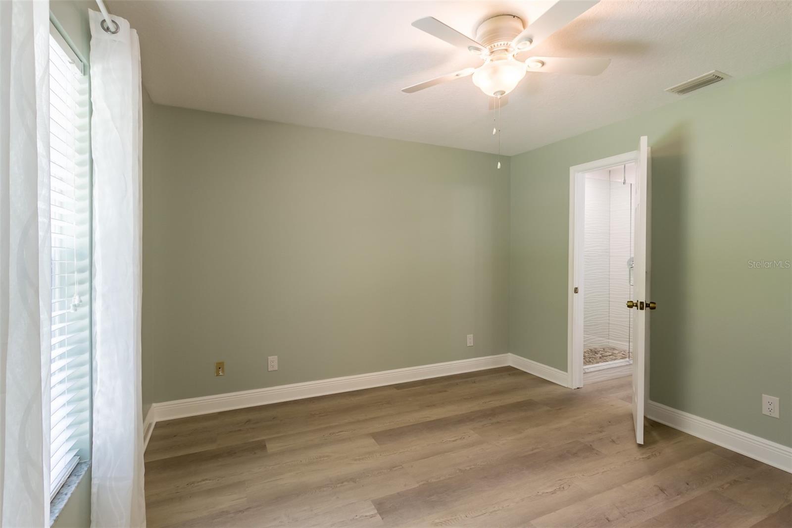 Image 20 of 39 For 355 23rd Avenue Sw