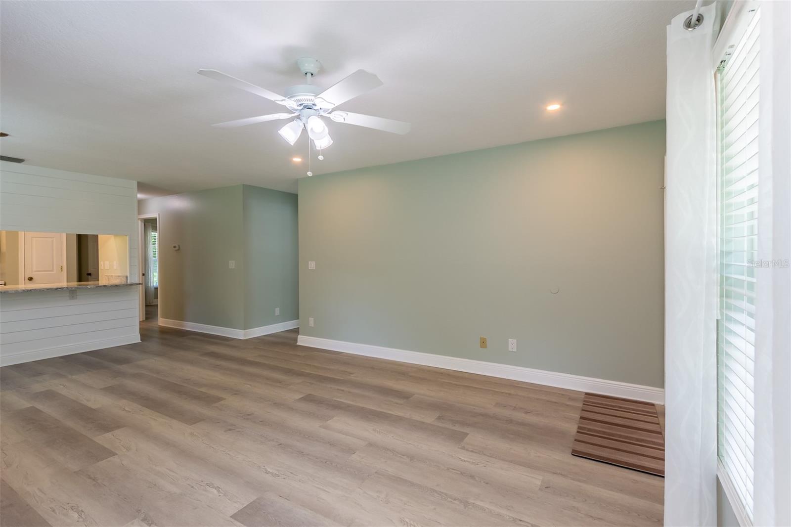 Image 8 of 39 For 355 23rd Avenue Sw