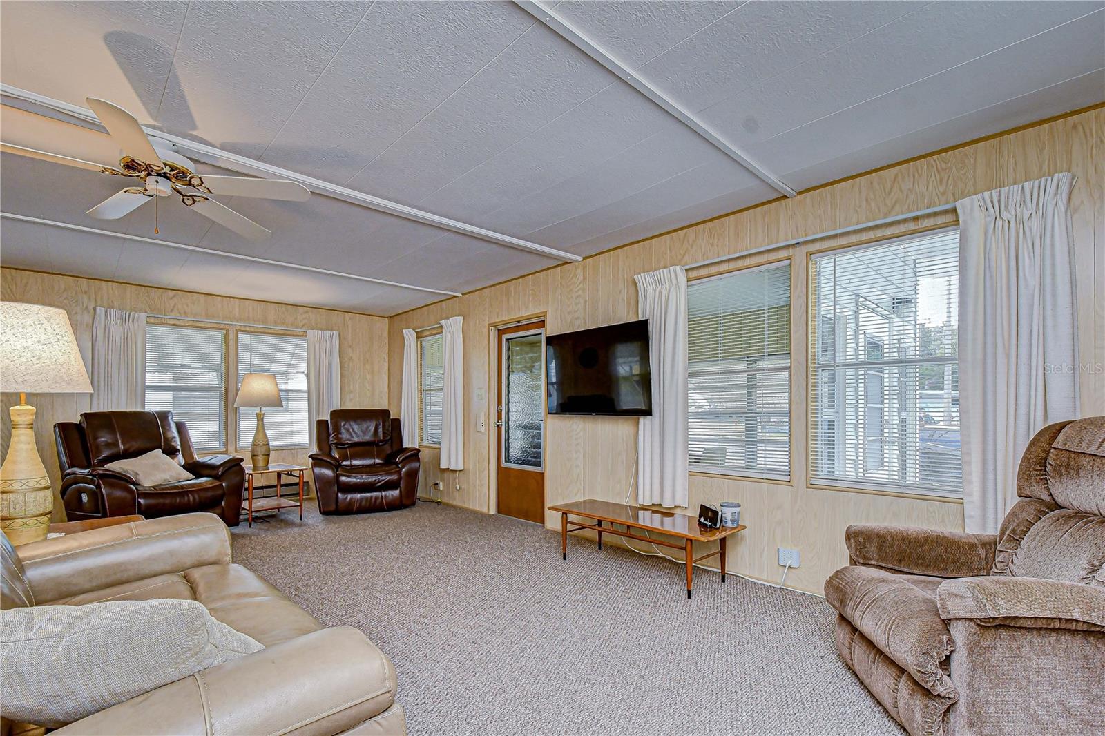 Image 10 of 40 For 6128 Ridgewood Drive