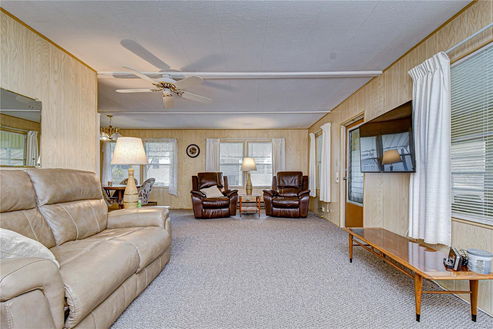 Image 11 of 40 For 6128 Ridgewood Drive