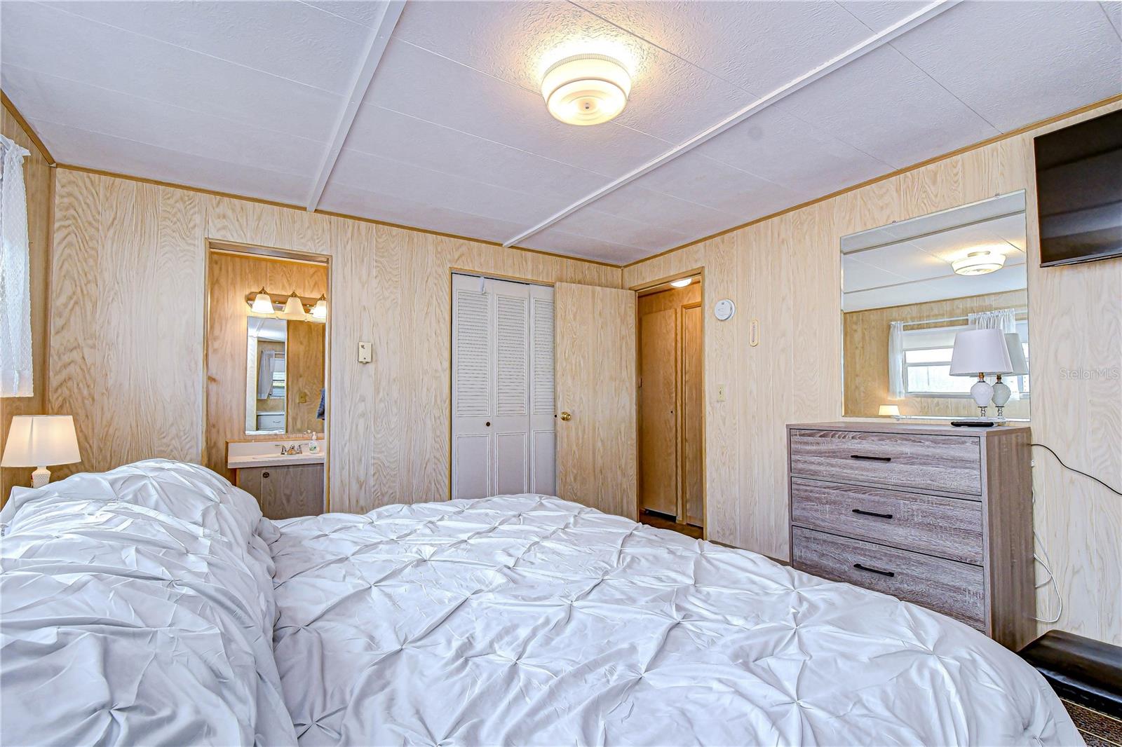 Image 22 of 40 For 6128 Ridgewood Drive