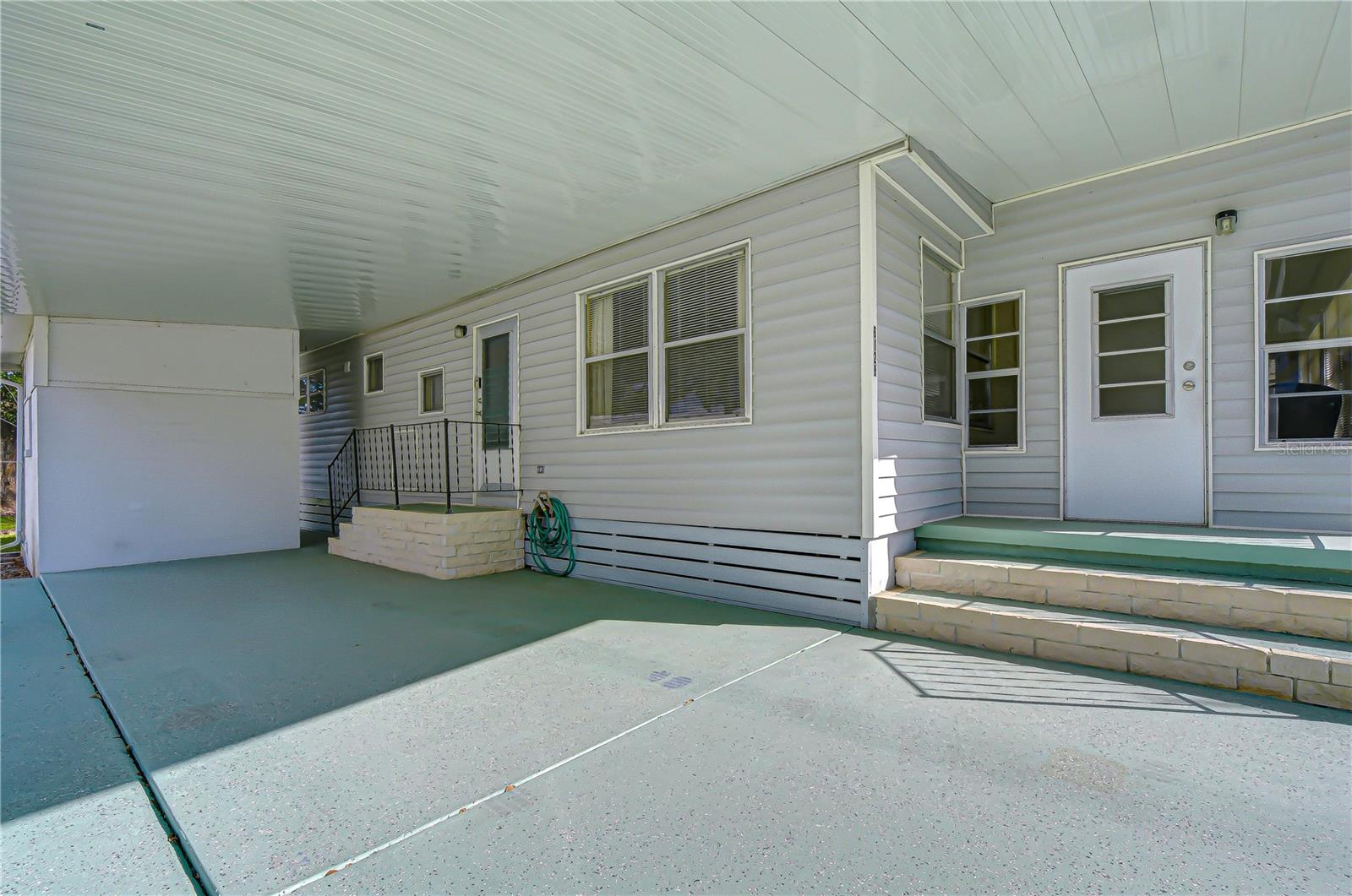 Image 32 of 40 For 6128 Ridgewood Drive