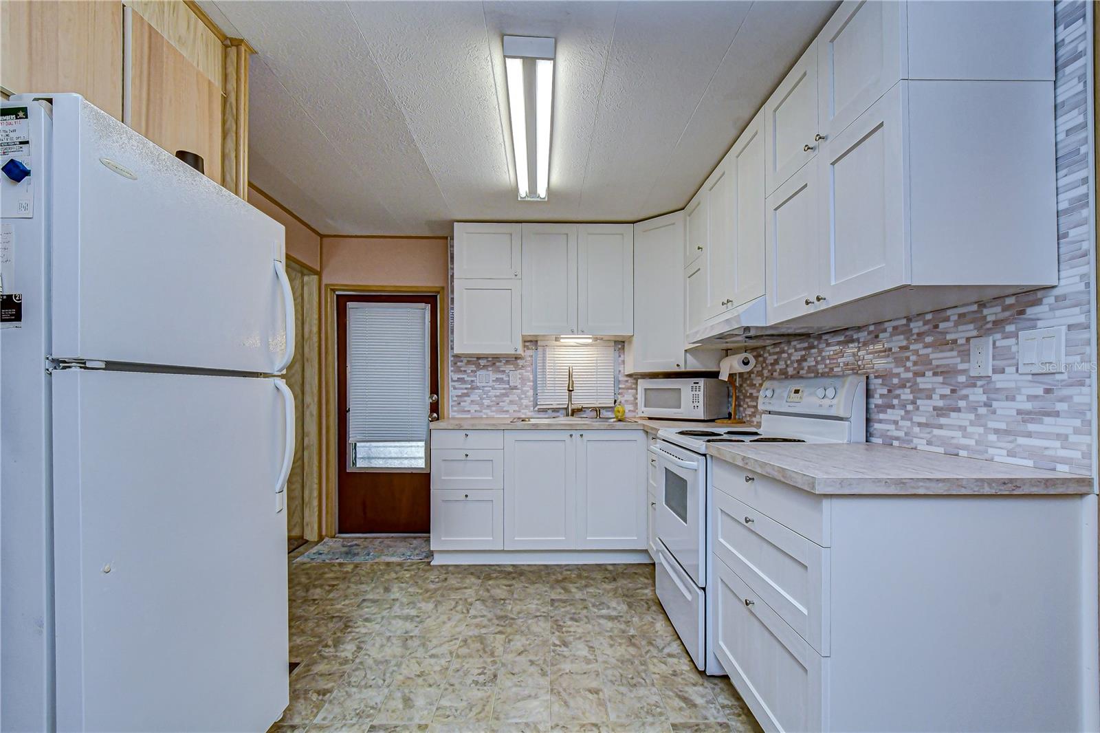 Image 4 of 40 For 6128 Ridgewood Drive