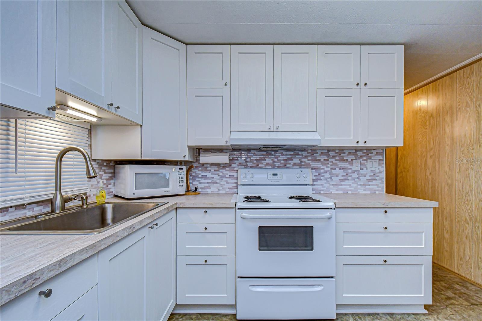 Image 6 of 40 For 6128 Ridgewood Drive