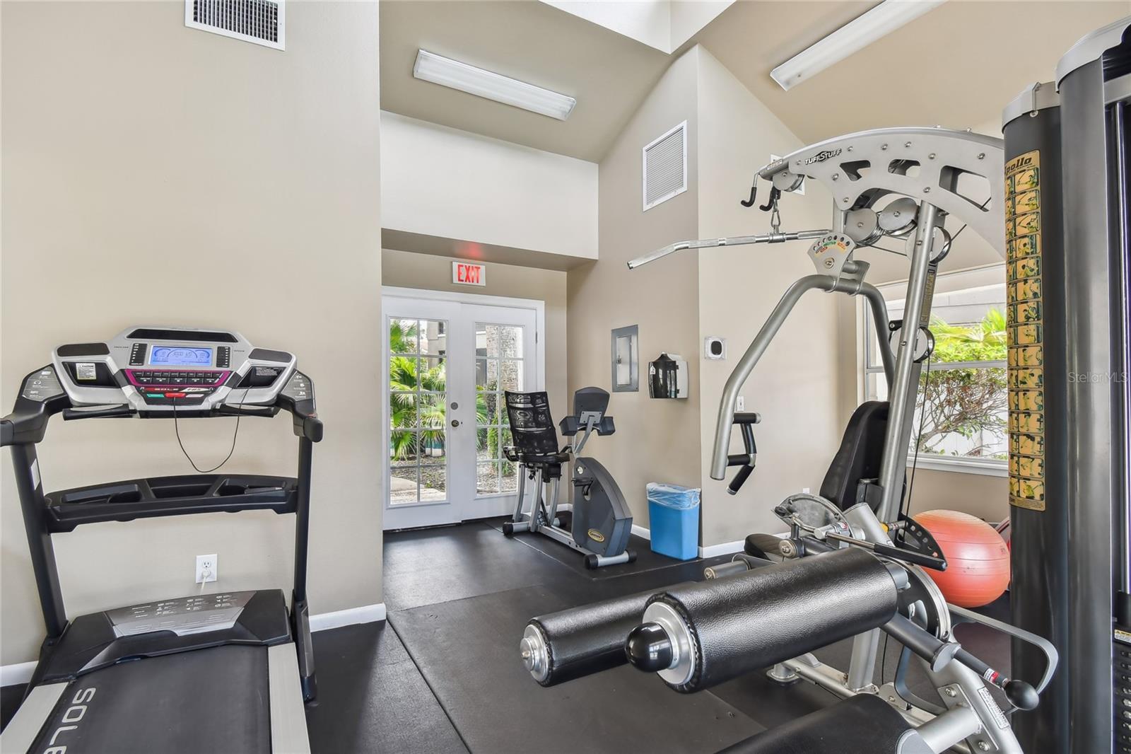 Image 32 of 41 For 4975 Anniston Circle