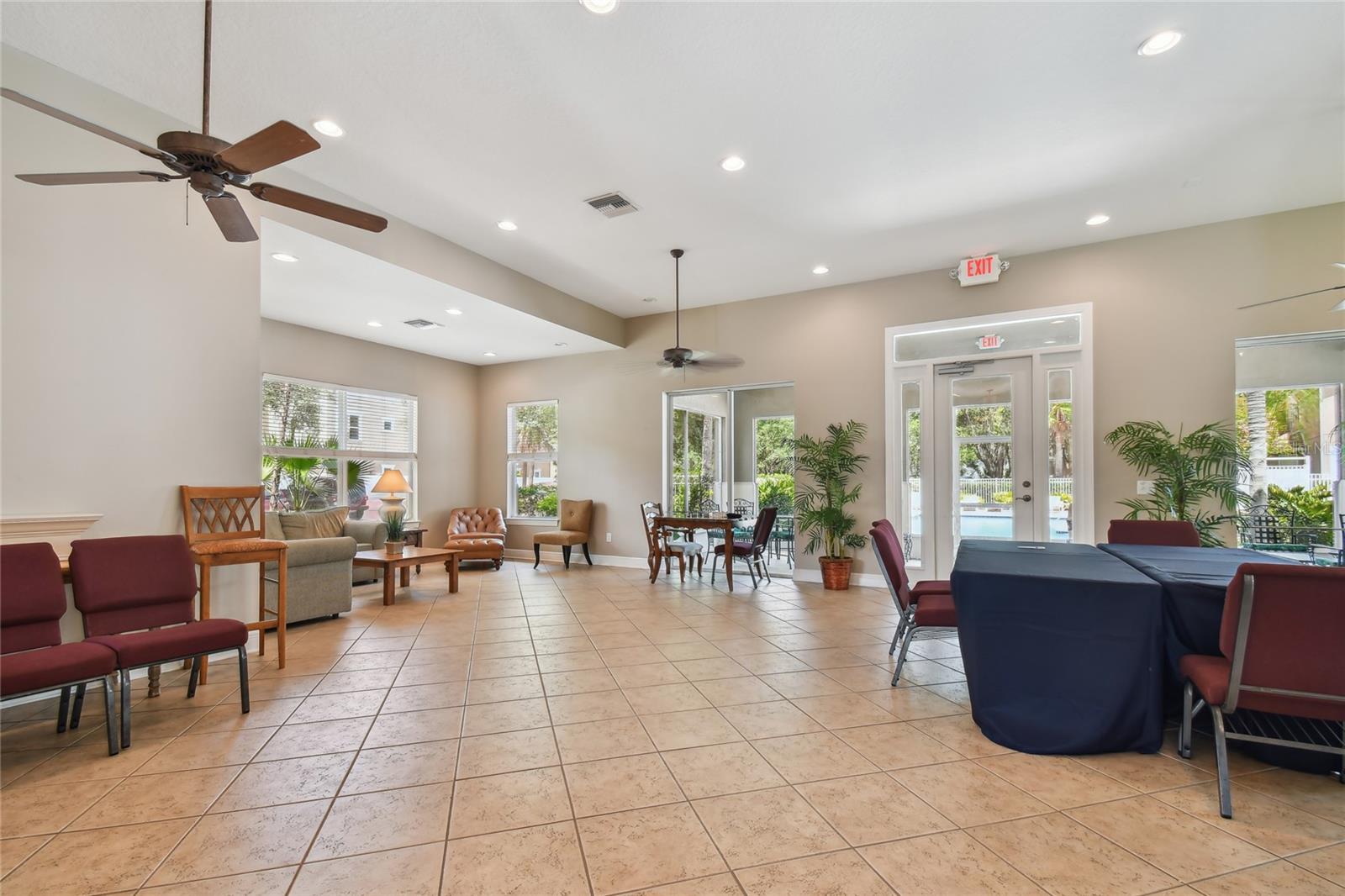 Image 33 of 41 For 4975 Anniston Circle