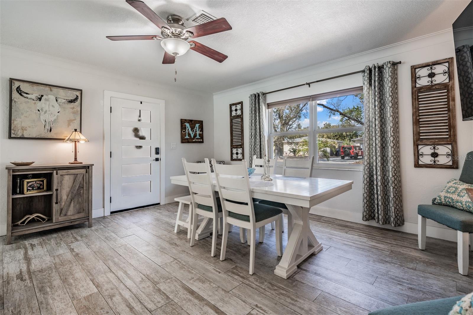 Image 5 of 40 For 3766 24th Avenue N